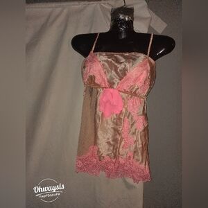 Two Piece Ladies Pink Lace-Trim Satin Chemise & Bra (S/P) Vintage (RARE)